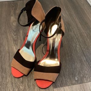 Gorgeous heeled sandals size 8